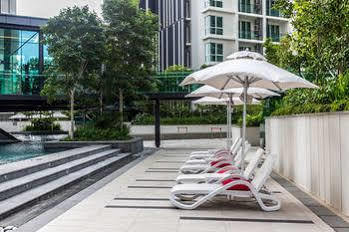 Hotel The Shore & Residences 4*