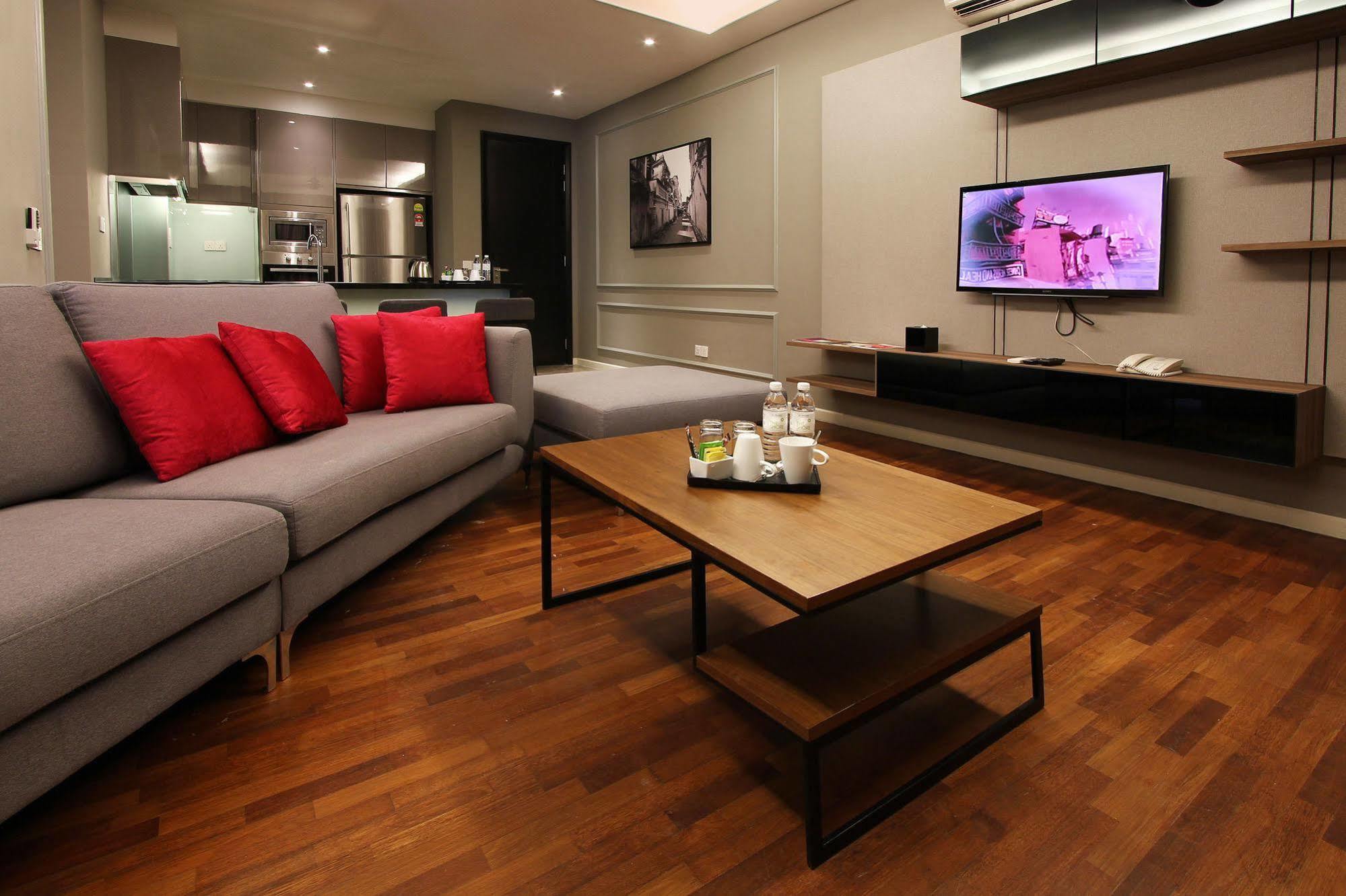 Hotel The Shore & Residences 4*