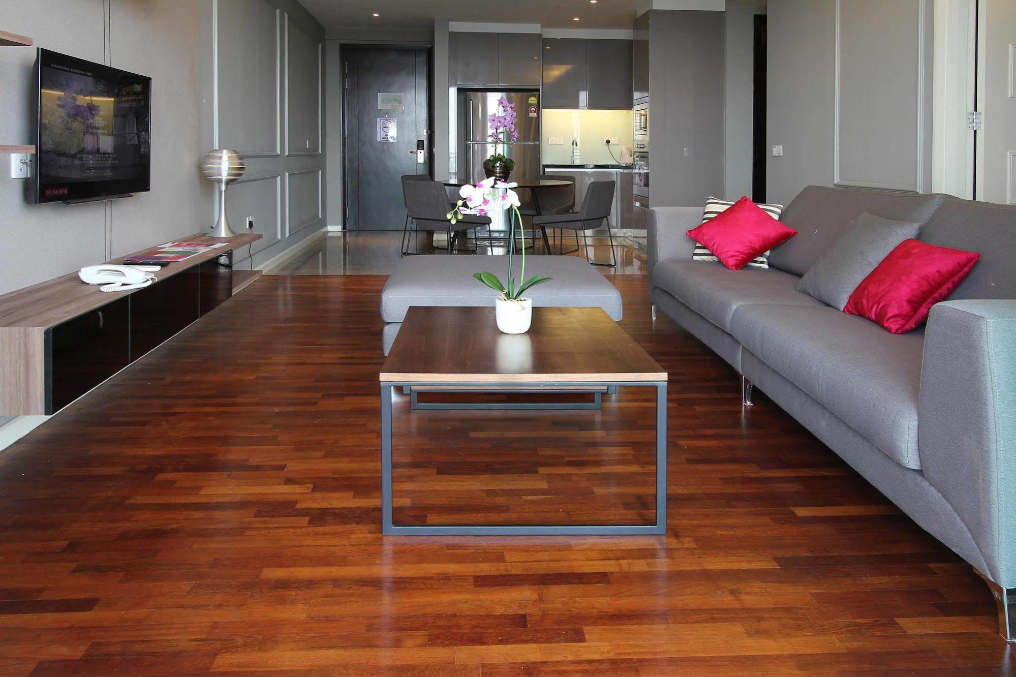 Hotel The Shore & Residences 4*