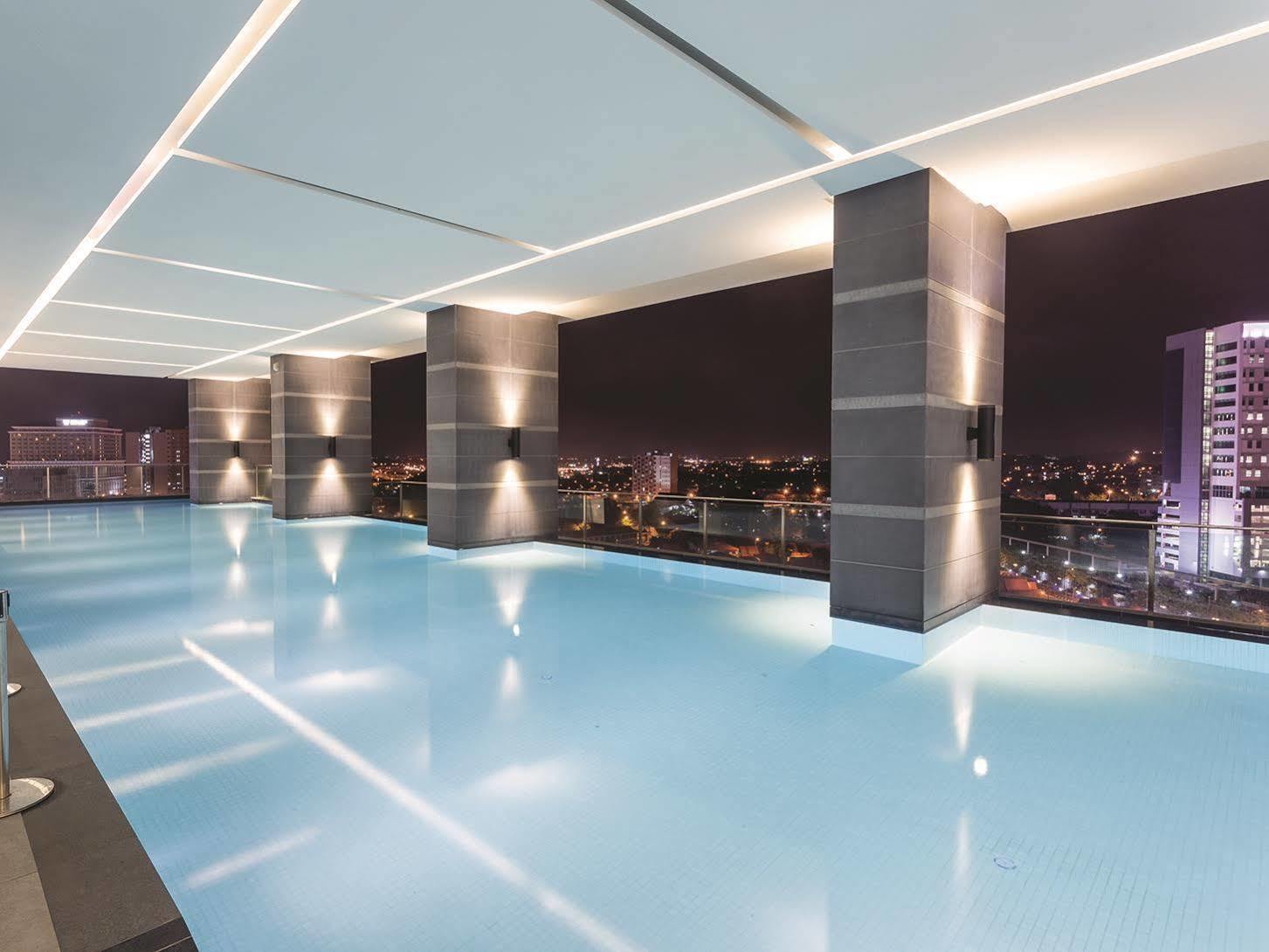 Hotel The Shore & Residences 4*